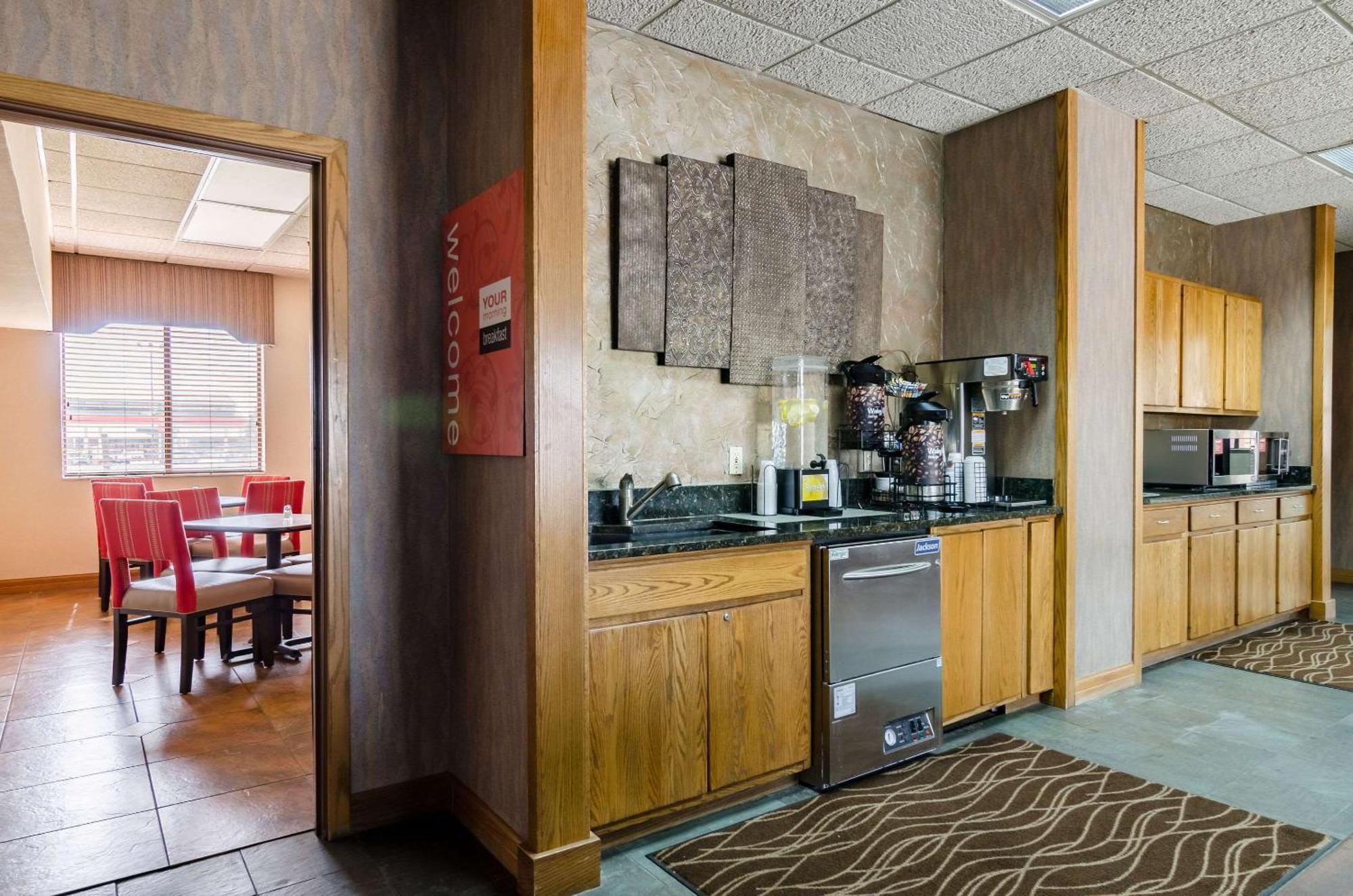 Comfort Inn Colby Zewnętrze zdjęcie