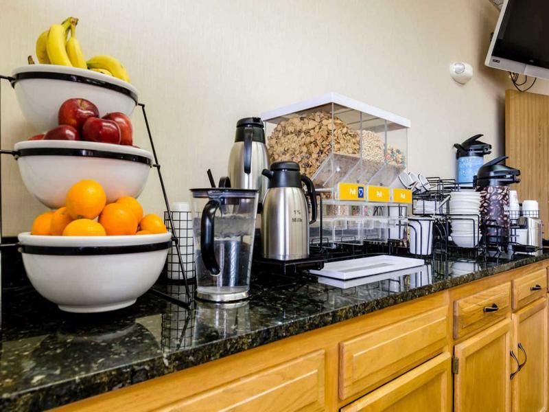 Comfort Inn Colby Zewnętrze zdjęcie